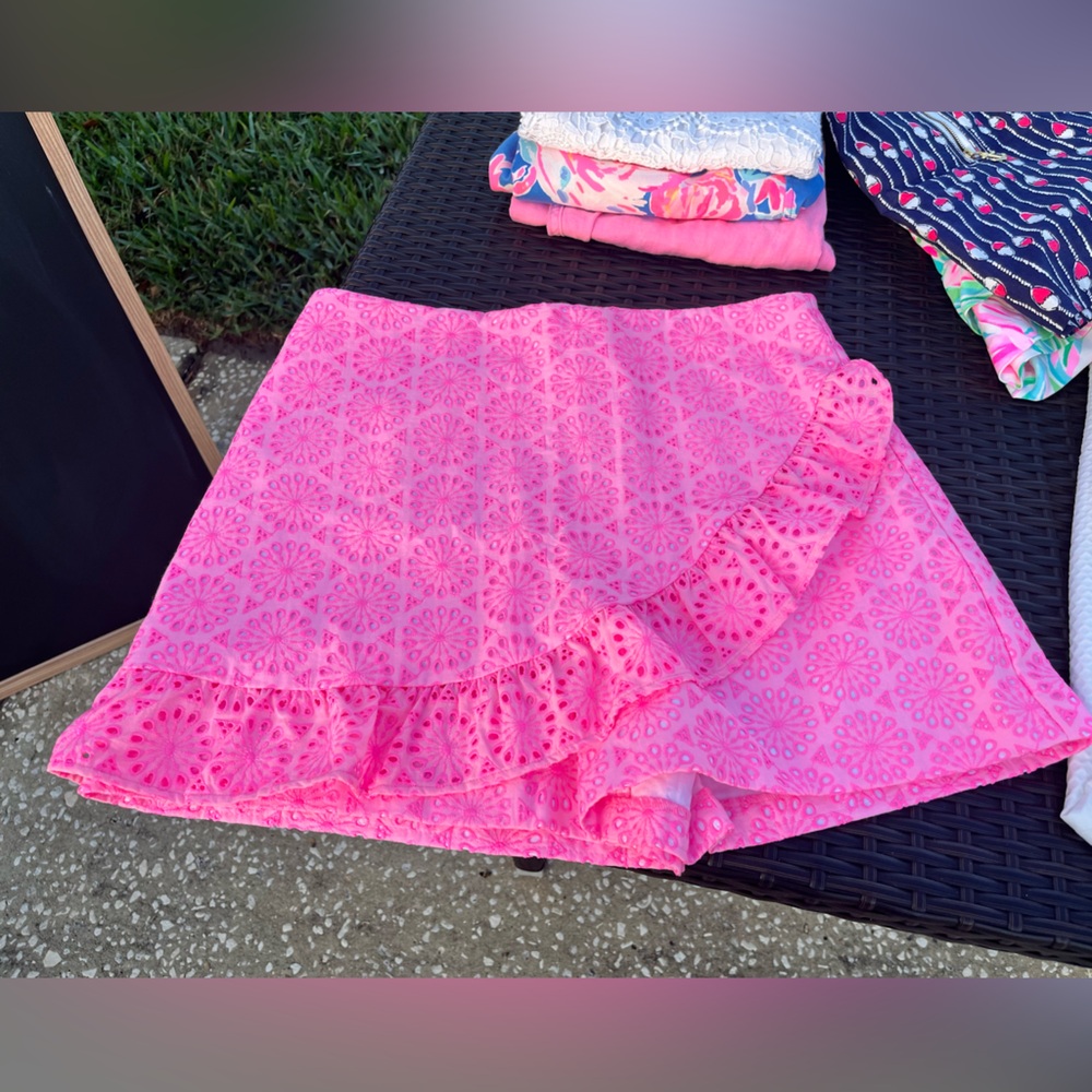 Lilly Pulitzer bright pink Faye skort